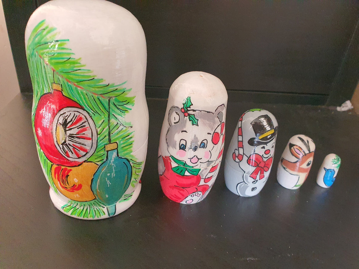 Christmas nesting doll set