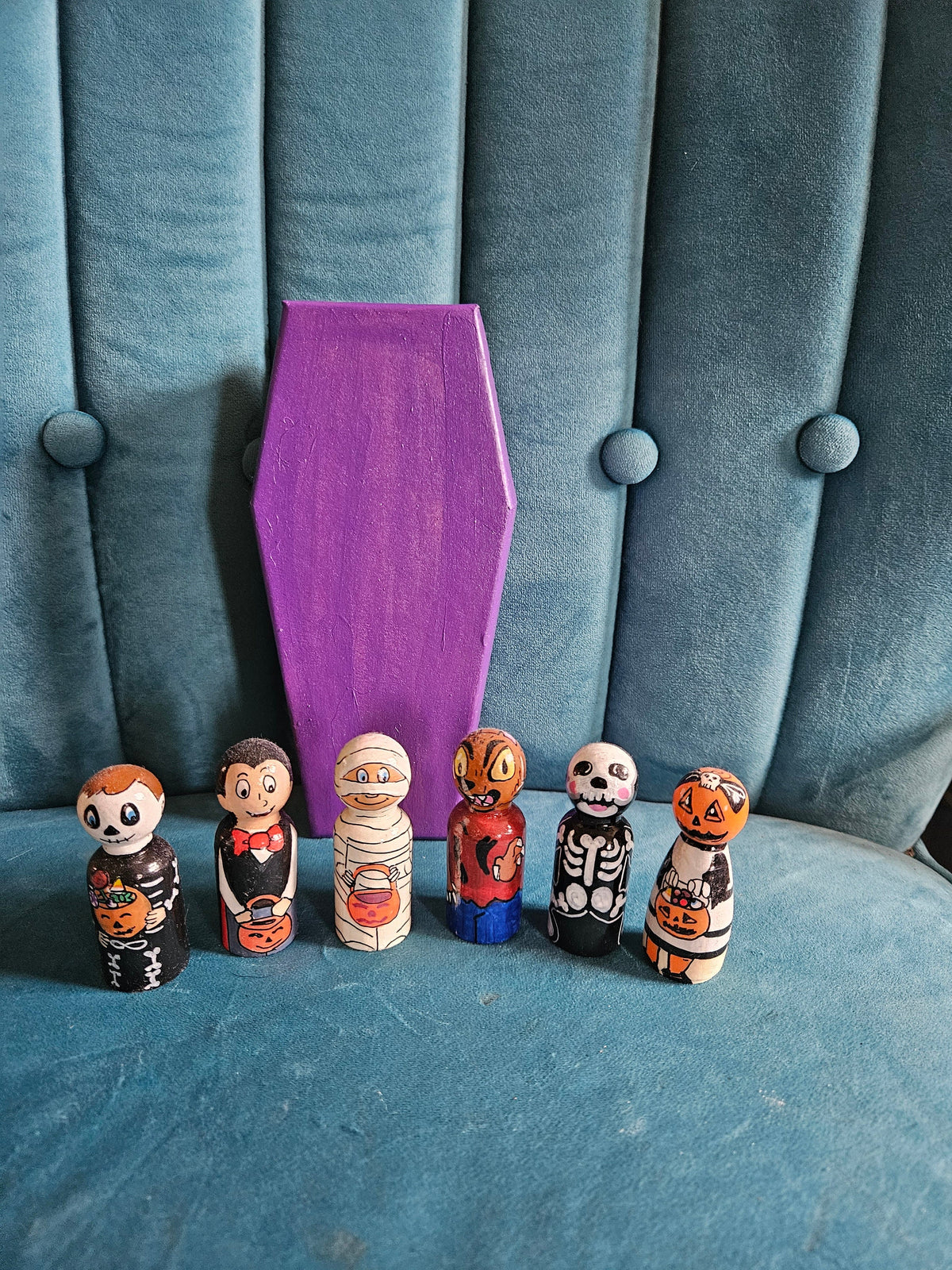 Halloween Trick or Treaters Peg Dolls with Coffin Storage Box