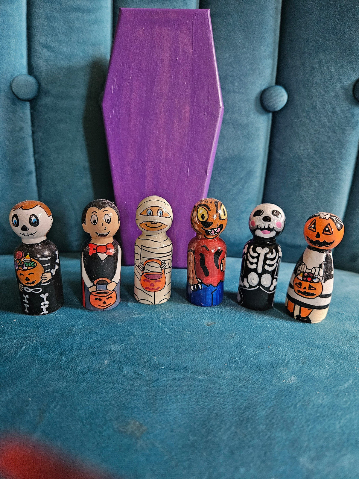 Halloween Trick or Treaters Peg Dolls with Coffin Storage Box