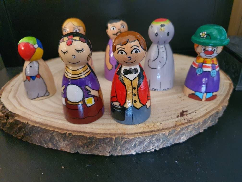 Circus Wooden Peg Doll Set - 7 Characters