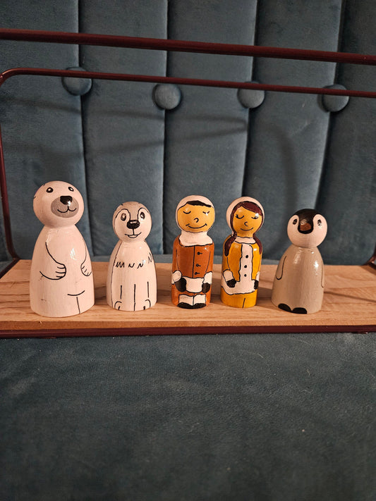Handpainted Arctic Peg Doll Set: Winter Wonderland Decor