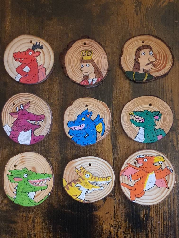 Zog painted log slices