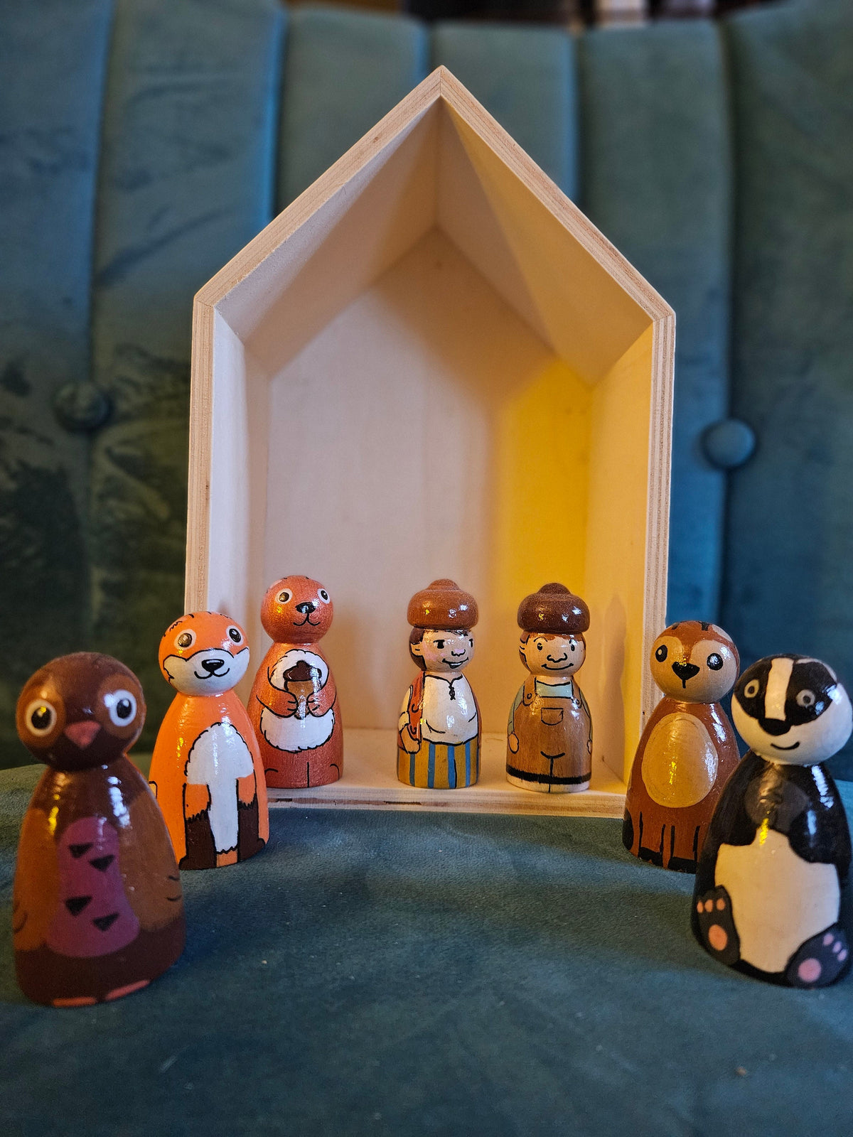 Woodland peg doll set 7cm chunky pegs. House not included