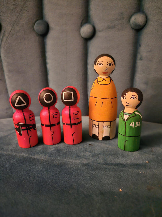 Squid games peg doll merchandise - set to display or play