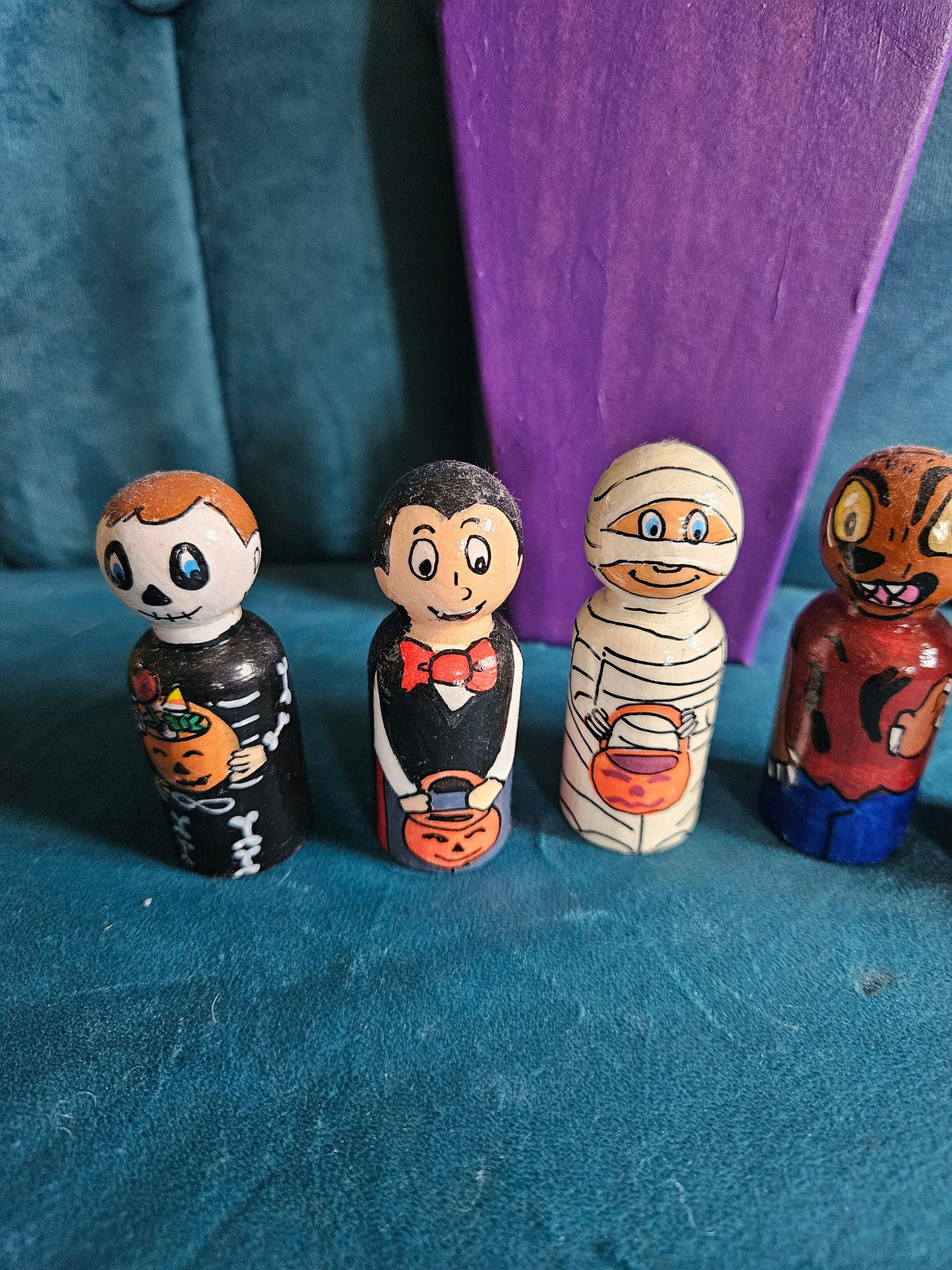 Halloween Trick or Treaters Peg Dolls with Coffin Storage Box